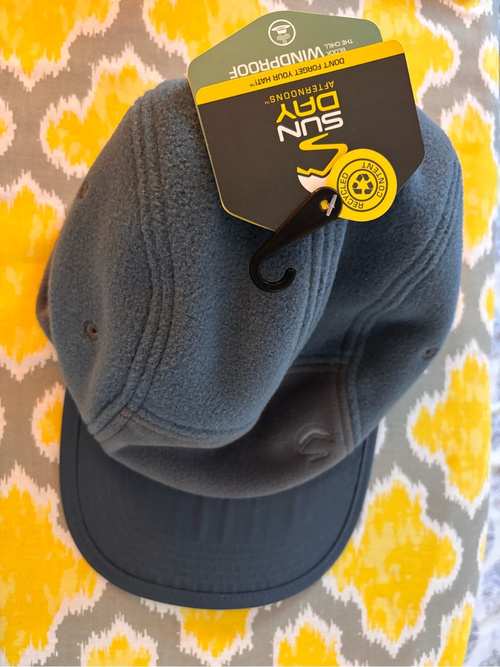 Sunday Afternoons Blazin' Cap Windproof Fleece Hat